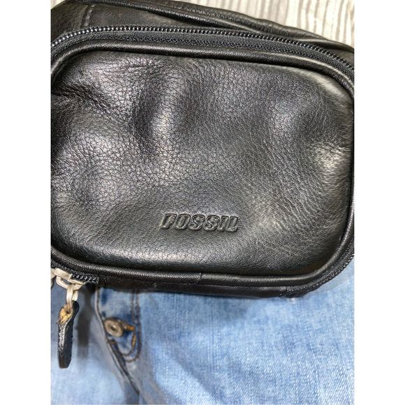 FOSSIL vintage black leather fanny pack waist bag RARE - Picture 3 of 16